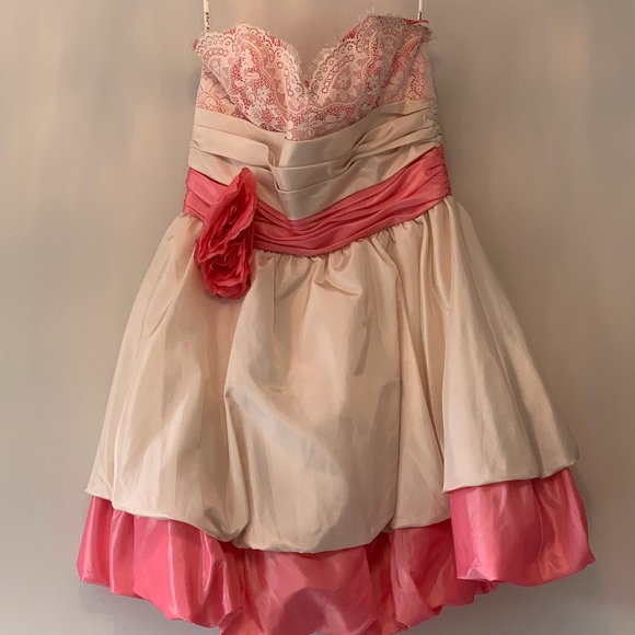 Betsey Johnson Size 6 Chelsea Bubble dress - Picture 2 of 5